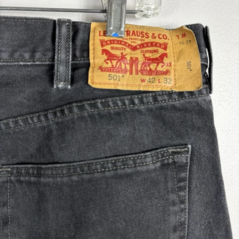 Levi's 501‎ Men's 42x32 Black Wash Button Fly Straight Leg Classic Denim Jeans